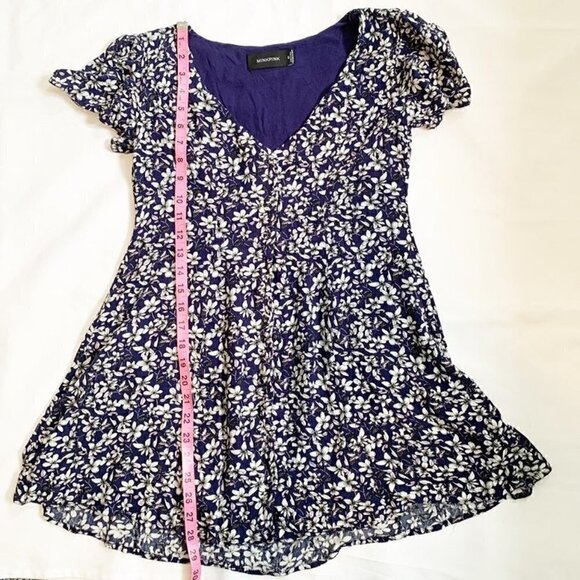 5/$25 Minkpink short ruffle sleeve flowy v-neck lined floral tunic top - XS - Picture 9 of 9